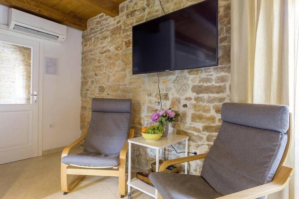Вилла House Kristina **** Burici Экстерьер фото