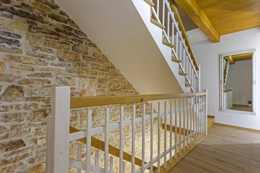 Вилла House Kristina **** Burici Экстерьер фото